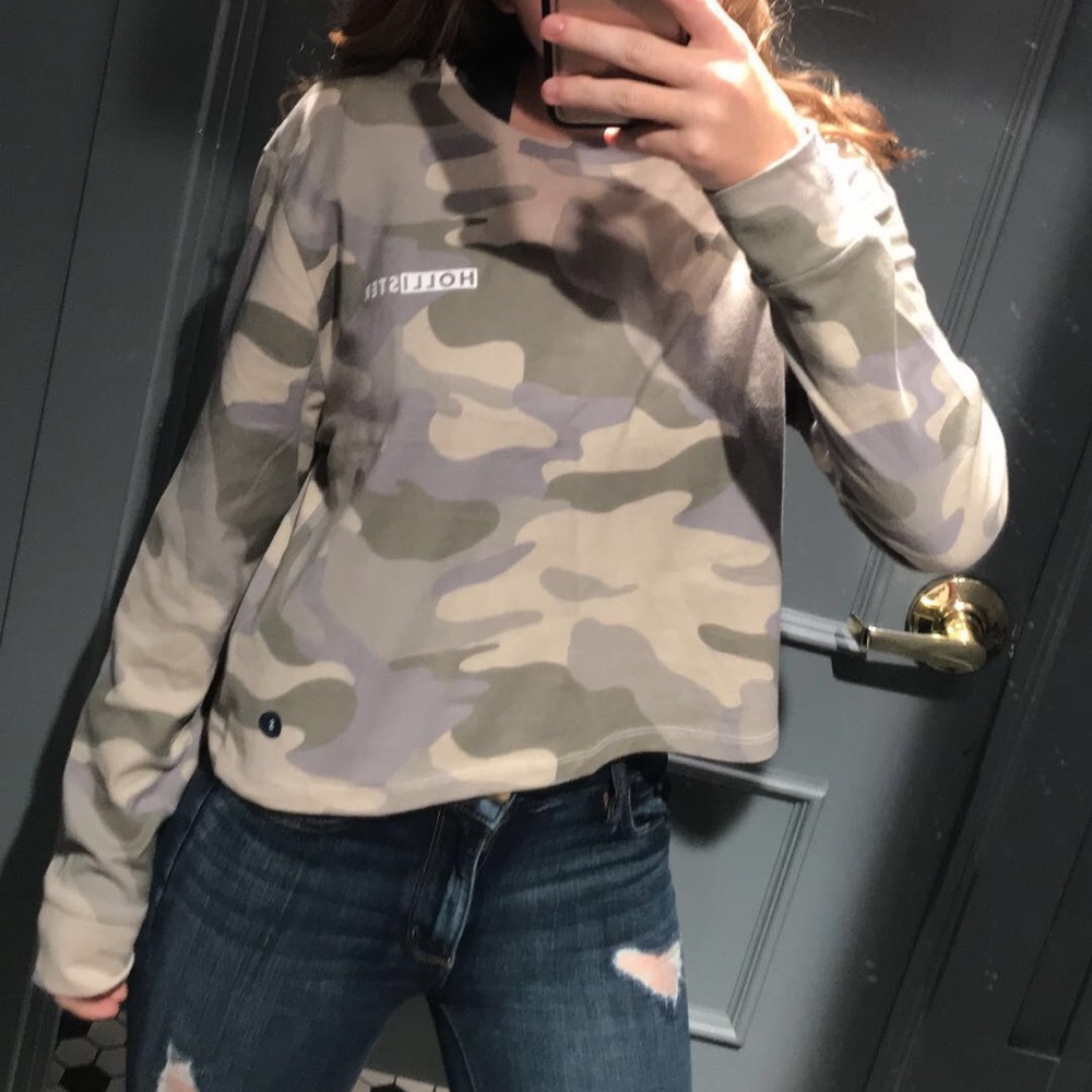 Hollister•girls/women•long sleeve tee•camo•small
